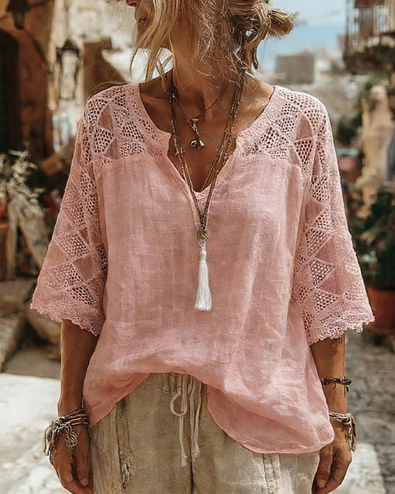 Cynthia | Blusa con Escote en V y Detalles de Encaje