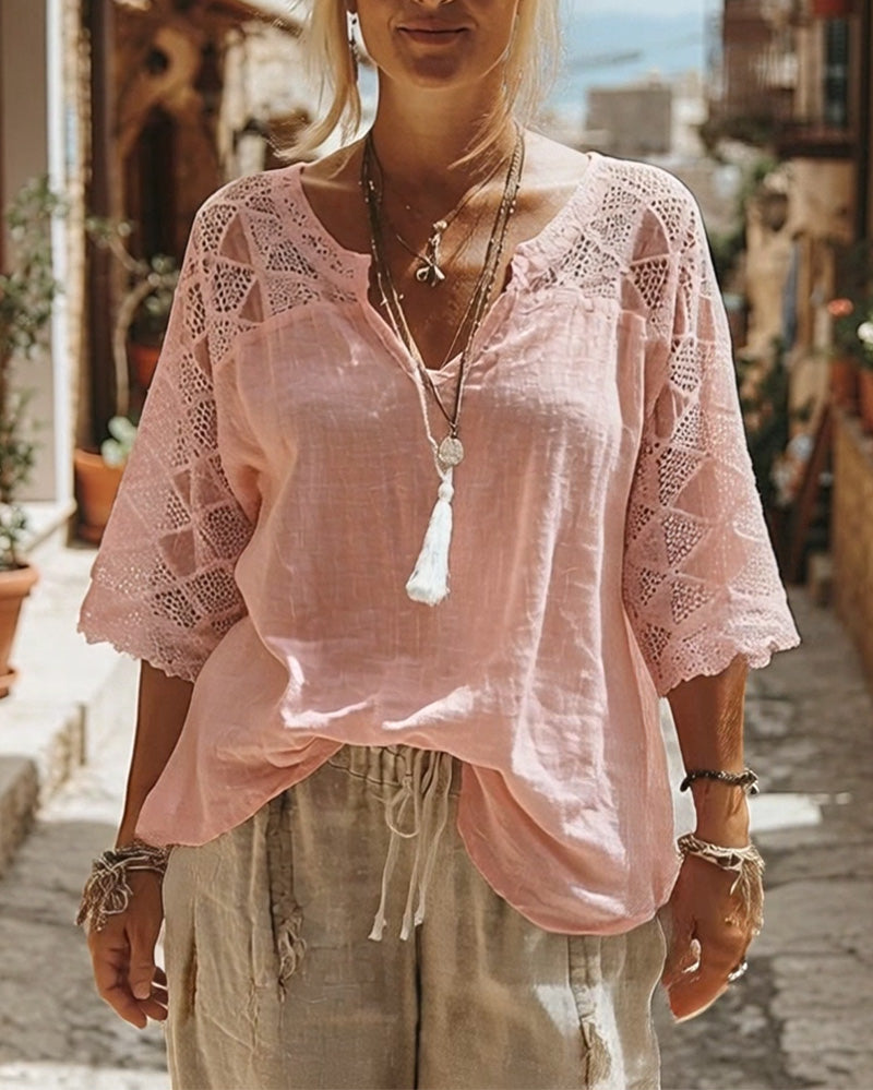 Cynthia | Blusa con Escote en V y Detalles de Encaje